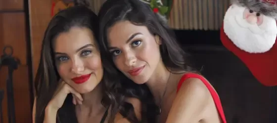 Priscila Reis and Priscila Buiar as Luiza and Valentina in Christmas Specials.