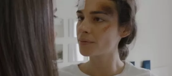 Priscila Reis and Priscila Buiar as Luiza and Valentina in Stupid Wife season 2.