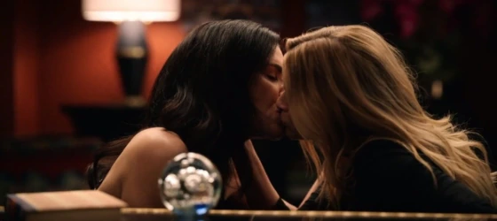 Actress Julianna Margulies as Laura kissing bradley in episode 9 of season 2.