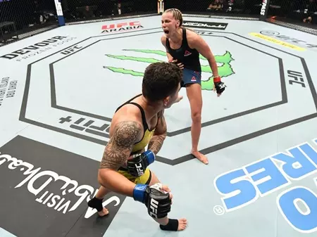 UFC fighters Jessica Andrade vs Katlyn Chookagian.