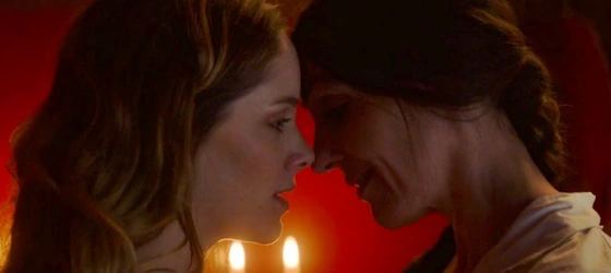 Suranne Jones as Anne Lister and Sophie Rundle as Ann Walker in season 2.