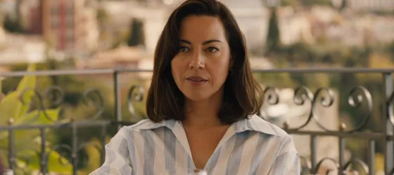 Queer actress Aubrey Plaza in The White Lotus.