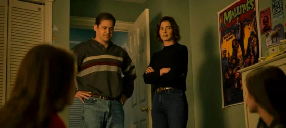 Cobie Smulders and Kyle Bornheimer as Simone Bates and Patrick Twiley.